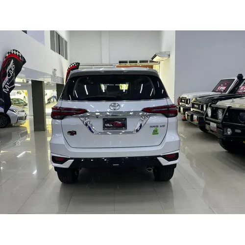 Toyota Fortuner Dubai 2025 Blanco Caracas