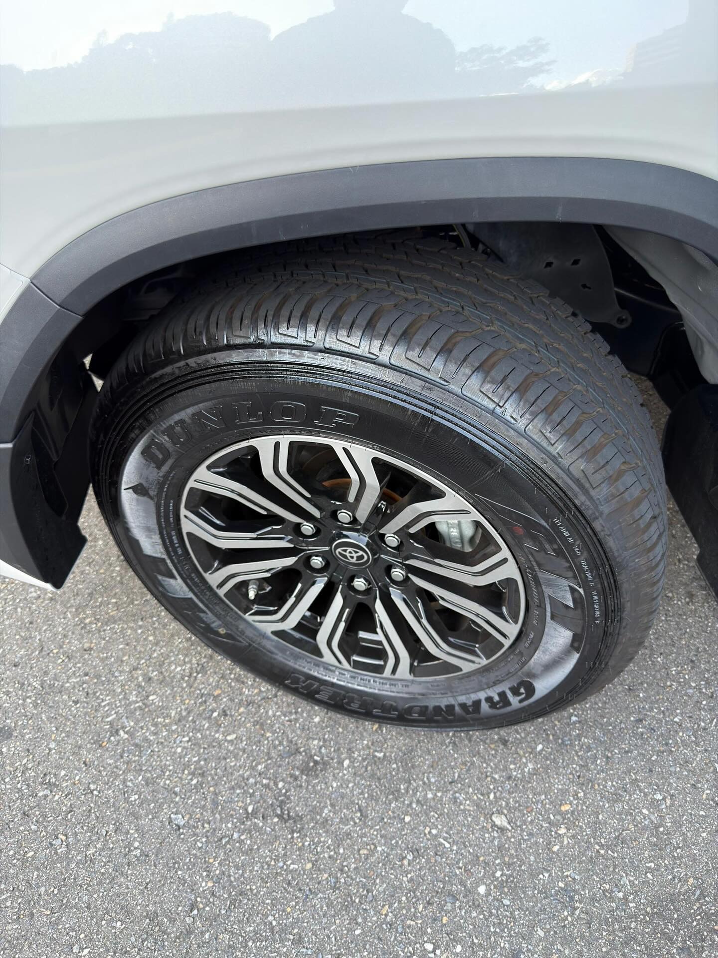 Toyota Fortuner 2025 Dubái blanco11