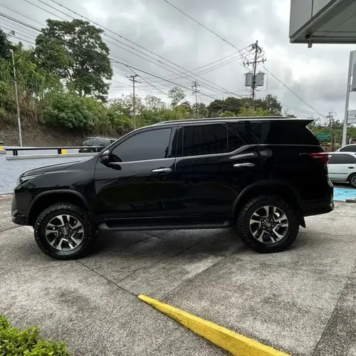 Toyota Fortuner 2025 Negro Los Teques