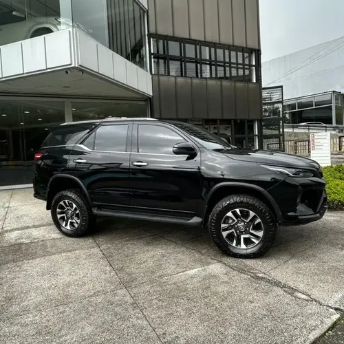 Toyota Fortuner 2025 Negro Los Teques