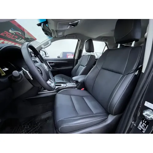 Toyota Fortuner 2026 Gris Caracas