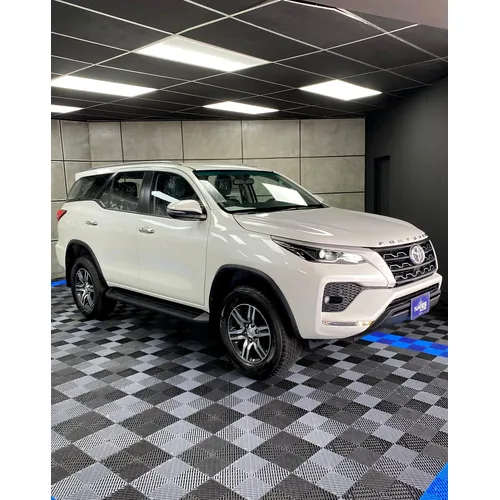 Toyota Fortuner 2026 Blanco Caracas