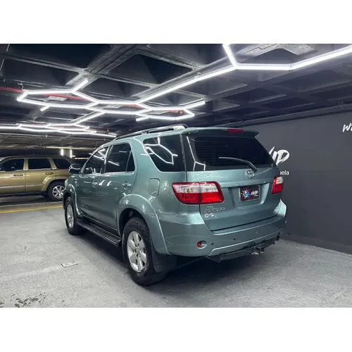 Toyota Fortuner 2010 Verde Caracas