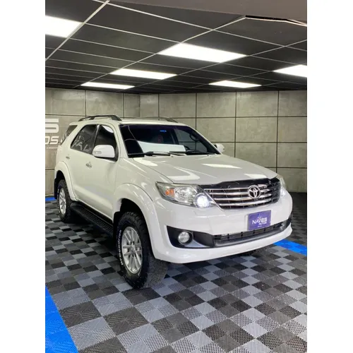 Toyota Fortuner SR 2015 Blanco Caracas