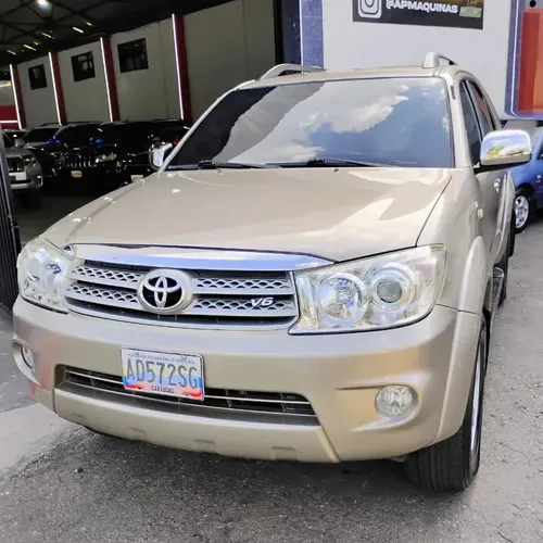 Toyota Fortuner 2012 Beige Girardot