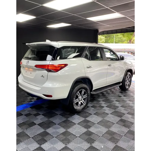 Toyota Fortuner 2026 Blanco Caracas