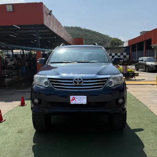 Toyota Fortuner 2012 Azul Lechería