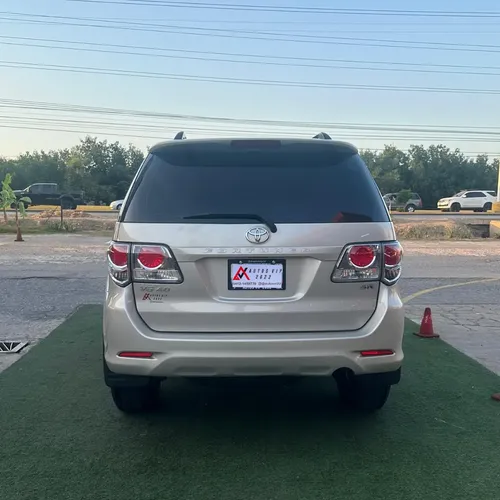 Toyota Fortuner 2015 Dorado Lechería