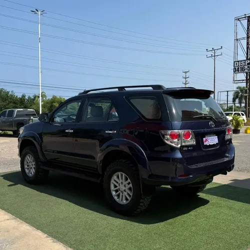 Toyota Fortuner 2012 Azul Lechería