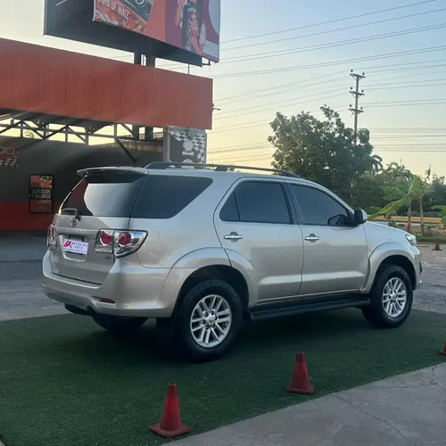 Toyota Fortuner 2015 Dorado Lechería
