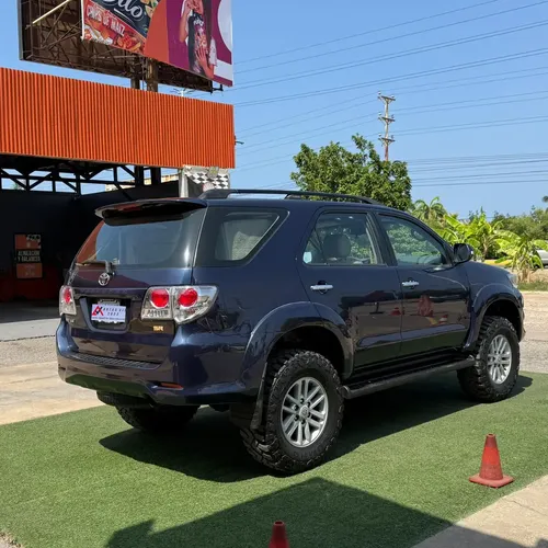 Toyota Fortuner 2012 Azul Lechería