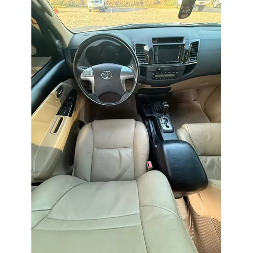 Toyota Fortuner 2015 Dorado Lechería