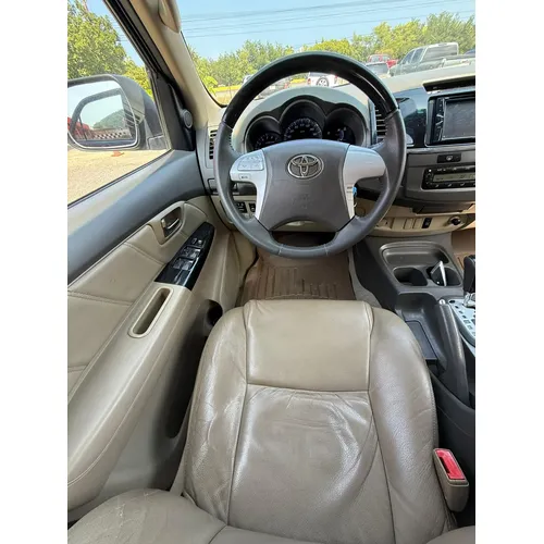 Toyota Fortuner 2012 Azul Lechería
