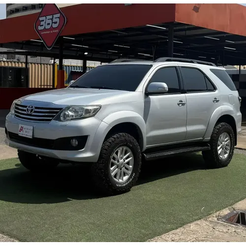 Toyota Fortuner 2015 Gris Lechería