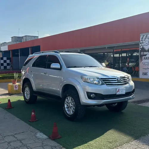 Toyota Fortuner 2015 Gris Lechería