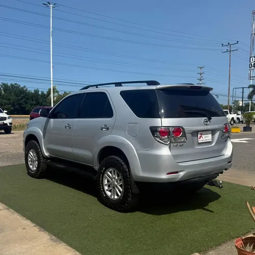 Toyota Fortuner 2015 Gris Lechería