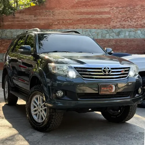 Toyota Fortuner 2012 Verde Caracas