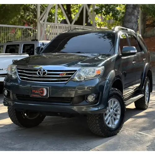 Toyota Fortuner 2012 Verde Caracas