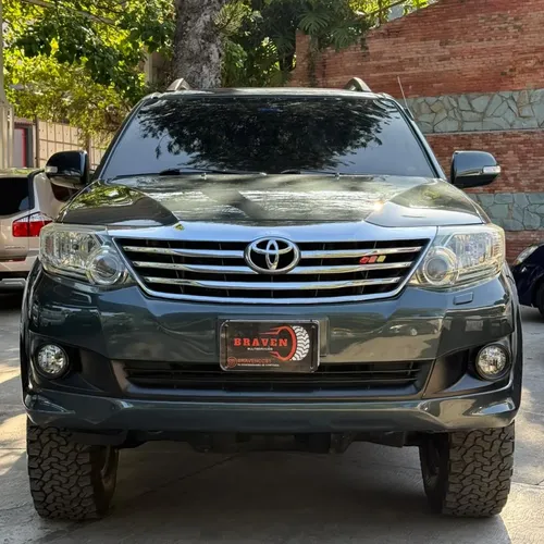 Toyota Fortuner 2012 Verde Caracas