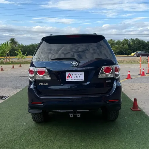 Toyota Fortuner 2012 Azul Lechería