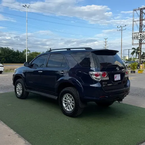 Toyota Fortuner 2012 Azul Lechería