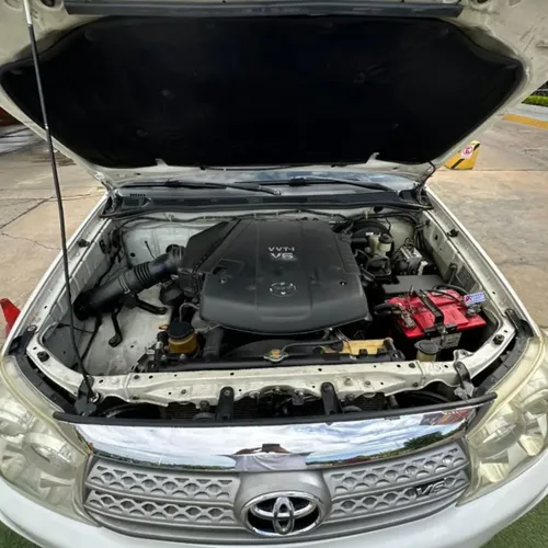 Toyota Fortuner 2010 Blanco Lechería