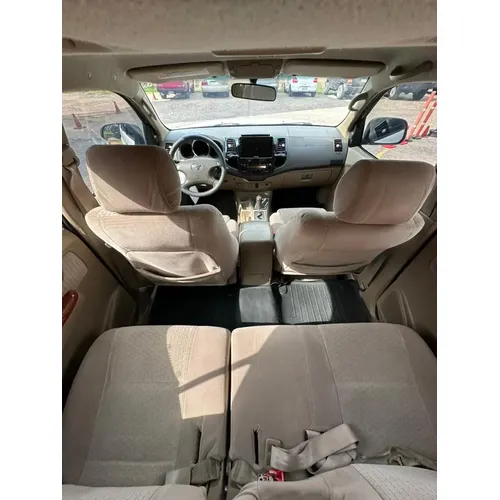 Toyota Fortuner 2010 Blanco Lechería