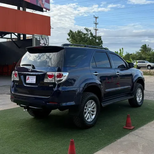 Toyota Fortuner 2012 Azul Lechería