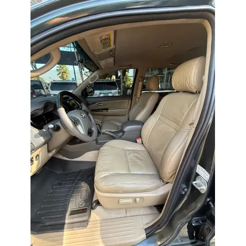 Toyota Fortuner 2012 Verde Caracas