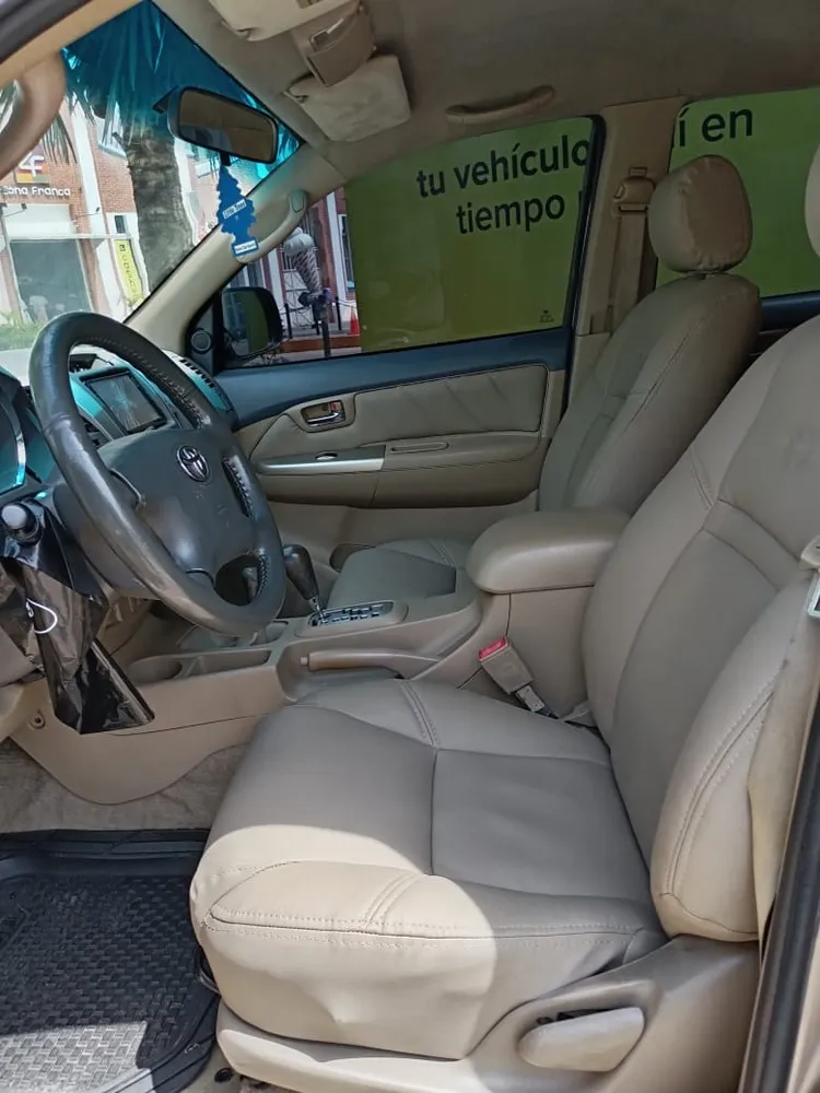 Toyota Fortuner 2011 Beige Maracay