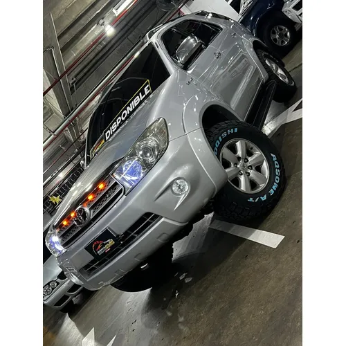 Toyota Fortuner 2010 Plateado Girardot