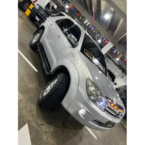 Toyota Fortuner 2010 Plateado Girardot