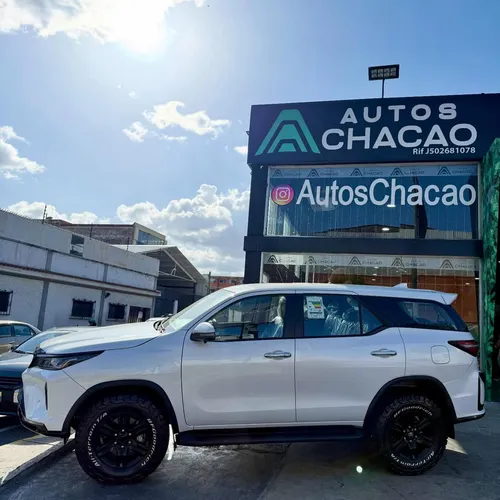 Toyota Fortuner 2025 Blanco Caracas