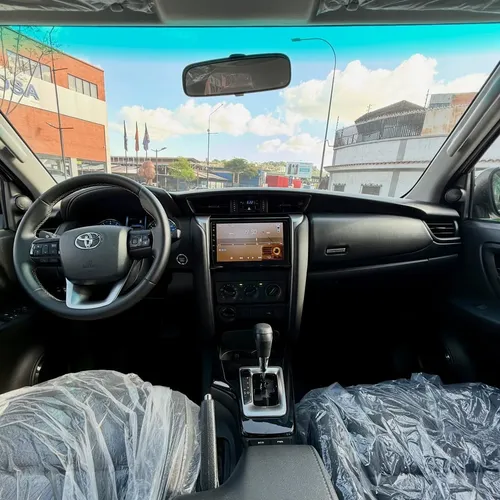 Toyota Fortuner 2025 Blanco Caracas