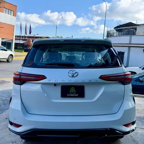 Toyota Fortuner 2025 Blanco Caracas