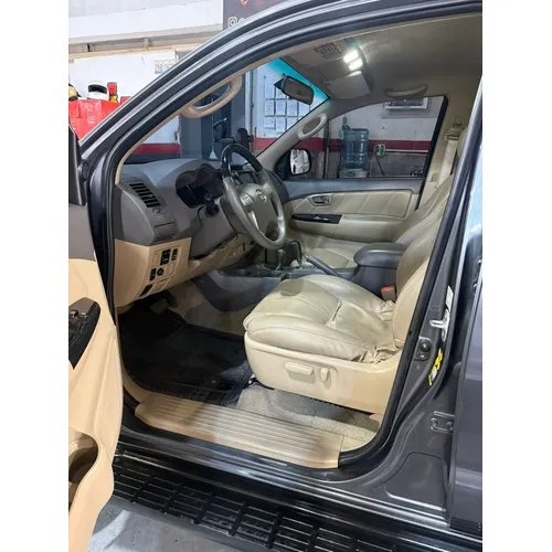 Toyota Fortuner 2013 Gris Los Teques