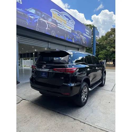 Toyota Fortuner Dubai 2024 Negro Caracas