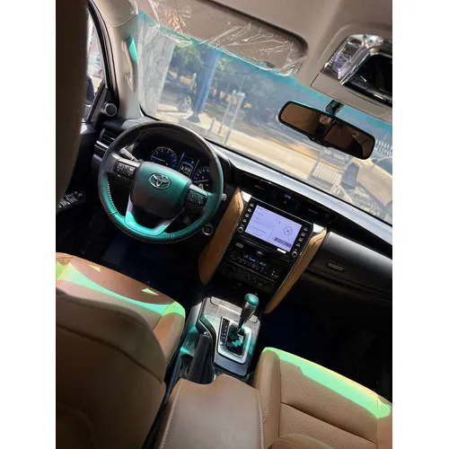 Toyota Fortuner Dubai 2024 Negro Caracas