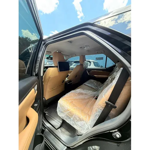 Toyota Fortuner Dubai 2024 Negro Caracas