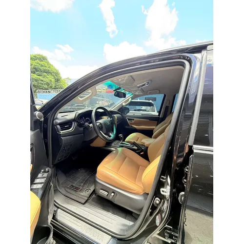 Toyota Fortuner Dubai 2024 Negro Caracas