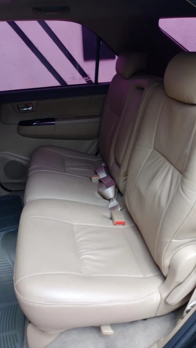 Toyota Fortuner 4x4 año 2013 Negro