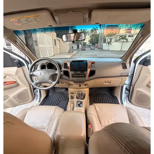 Toyota Fortuner 2010 Blanco Caracas
