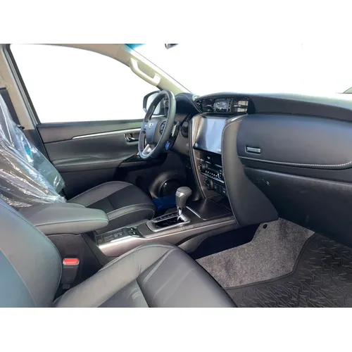 Toyota Fortuner SW4 2026 Plateado Caracas