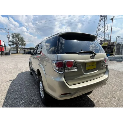 Toyota Fortuner 2015 Dorado Valencia