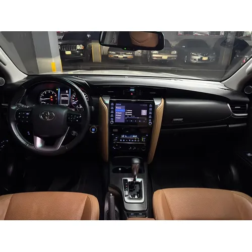 Toyota Fortuner 2022 Blanco Caracas