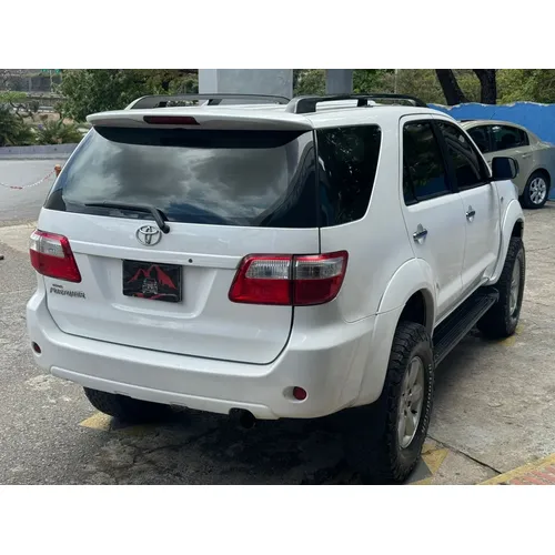 Toyota Fortuner 2010 Blanco Caracas