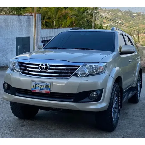 Toyota Fortuner 2015 Beige Caracas
