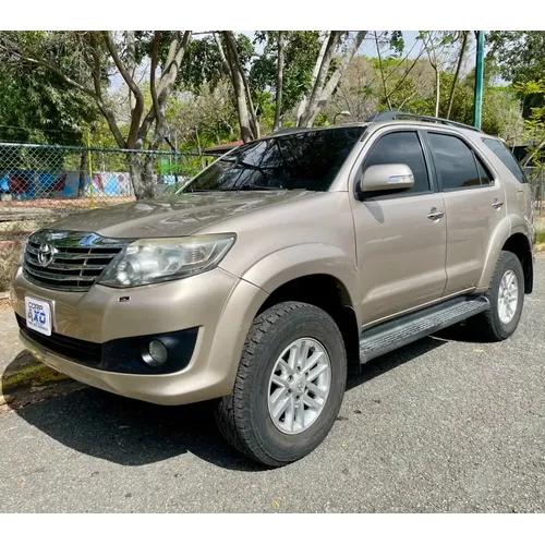 Toyota Fortuner 2012 Dorado Caracas