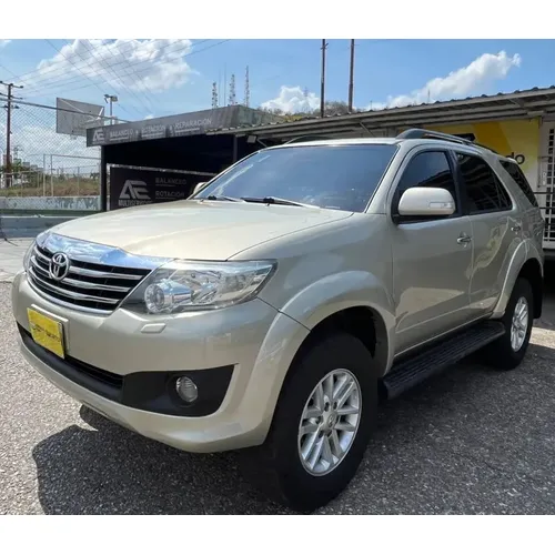 Toyota Fortuner 2015 Dorado Valencia