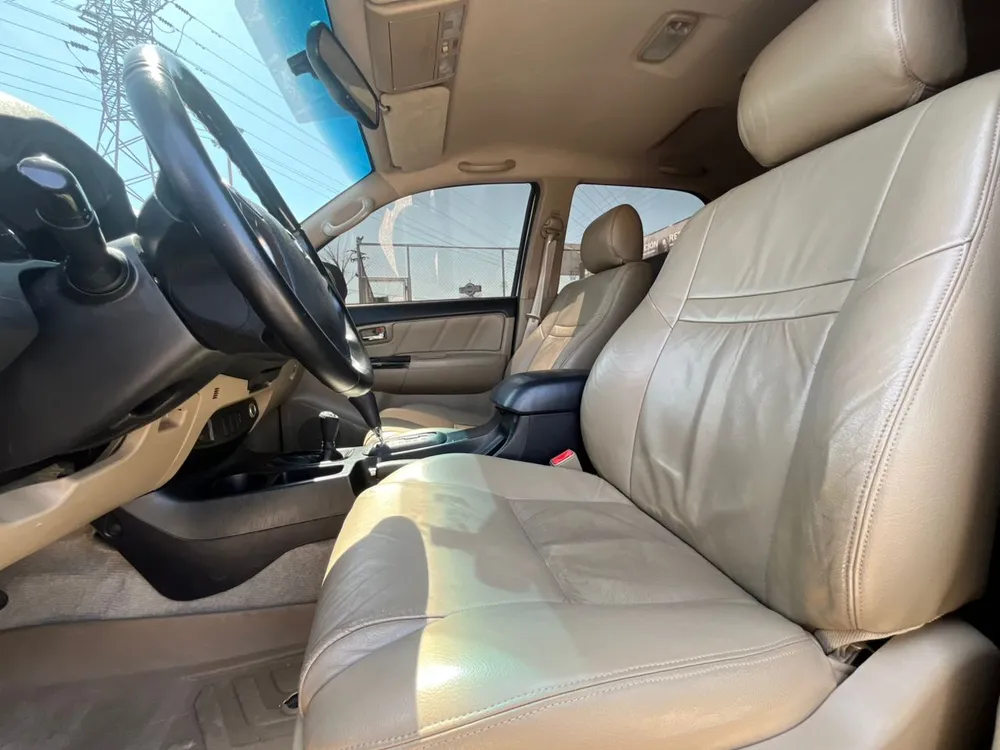 Toyota Fortuner SR 2015 Plateado Valencia